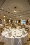 Cloud Hotel & Suites