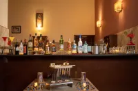 De Mandarin Beach Resort Suites & Villas, Candolim - bar