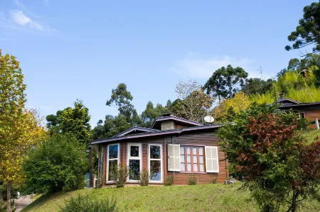 Pousada Varanda Das Colinas Отели рядом с достопримечательностью «Escola Mineira de Falcoaria»