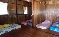Andau Homestay Hotels in Waisai