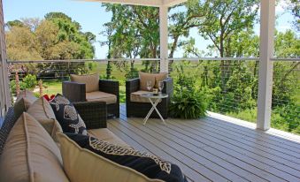 Darien Waterfront Inn