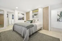 Crystal Shores Sunshine Beach - balcony