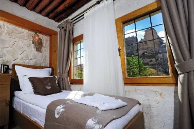 أناتيلين بوتيك كايف هوتل - فئة خاصة Hotels near قلعة أوتش هيسار