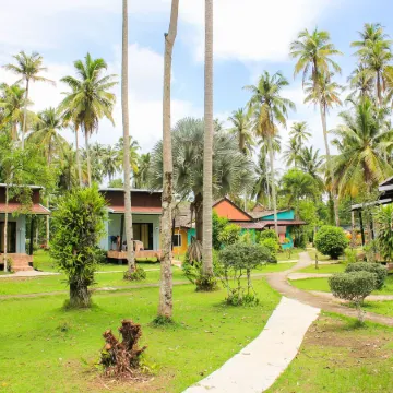 Koh Kood Far East Resort Отели рядом с достопримечательностью «Huang Nam Keaw Waterfall»