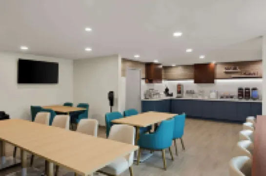 Baymont by Wyndham Conroe