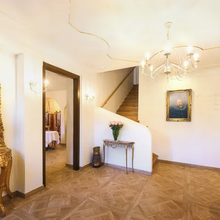 Spa Beerland Chateaux – U Zlaté Hrušky / at Golden Pear Отели рядом с достопримечательностью «Лорета»