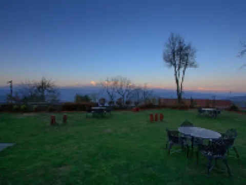 Chevron Eco Lodge Hotels in Kausani