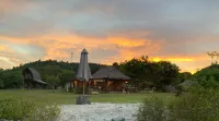 Thamarind Resort Gili Gede Hotel dekat Desert Point