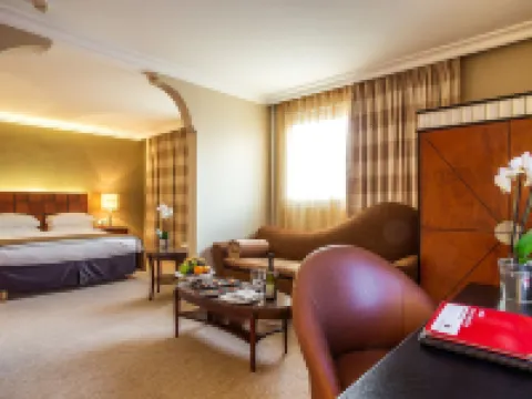 Ramada by Wyndham Sofia City Center โรงแรมในโซเฟีย