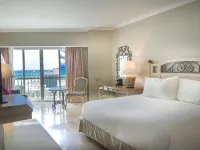 Sandos Cancun Hotels near Interactive Aquarium