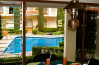 Hotel & Suites Villa del Sol - Pools