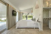 Falkensteiner Resort Capo Boi Hôtels à : Porto Sa Ruxi