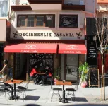 德吉爾文利我的家咖啡廳和套房飯店 Atatürk İöo附近的飯店