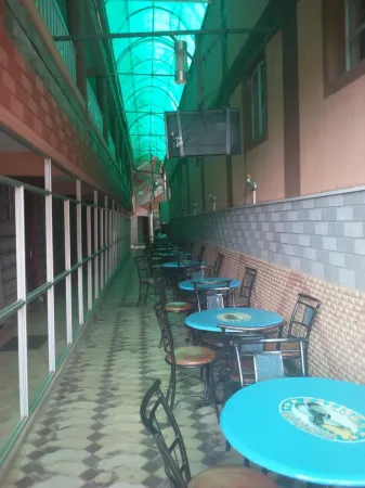 Falish Hotels Отели в г. Мвинги