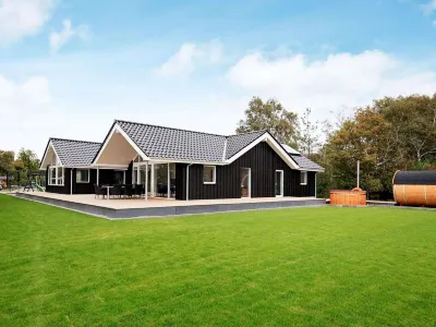 Luxury Retreat with Pool - by Traum Ferienwohnungen Các khách sạn gần Jan Wahlberg