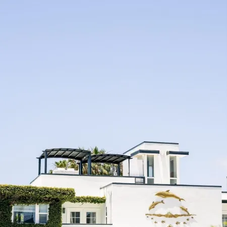 Laguna Cove Hotel