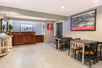 Super 8 by Wyndham Arlington Near at&T Stadium