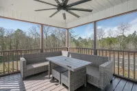 Spacious Family Gem in Sanford with playground and WiFi. Enjoy your stay!