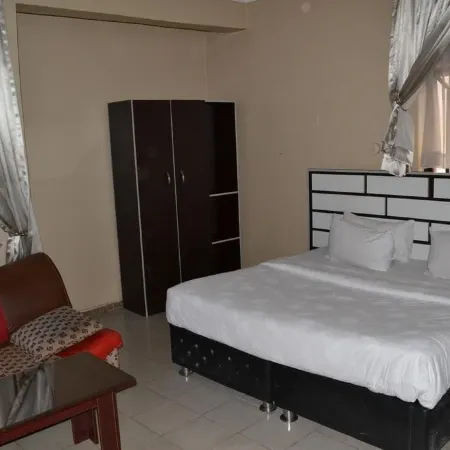 Gracious Hotel