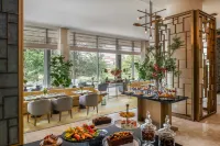 Four Seasons Hotel Bengaluru at Embassy One - 5-Star