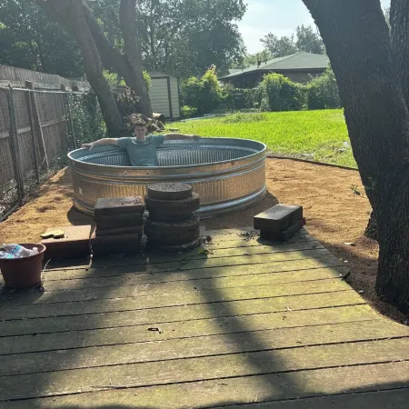 Charming 4-bedroom house with WiFi and “stock tank” pool in beautiful Georgetown