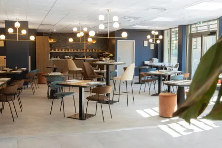 The Originals Résidence Aix Schuman Отели рядом с достопримечательностью «Фонтан Ротонда»