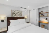Sunnyside Studio on Green Lake Hotels in 