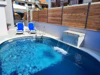 1 Bedroom Apartment Sleeps 3 - Outdoor Pool - Villas