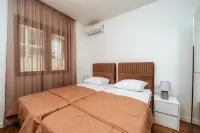 Uphill Glavanovic Pool Villa Hotels in Susanj