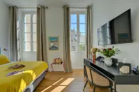 Boutique Hôtel Provencia Hotel in zona Randonnées théâtrales Marcel Pagnol Cie Dans la cour des Grands