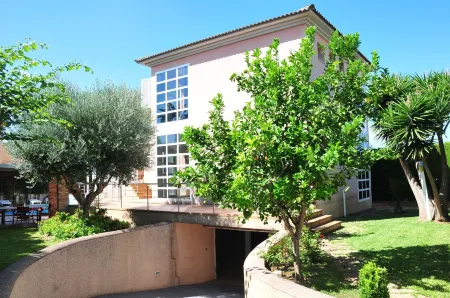 Villa Berria Alfabia Отели в г. Es Pont d'Inca