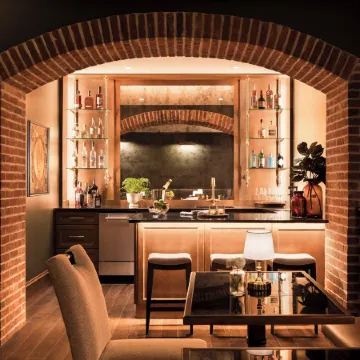 86 State Circle - Luxury Boutique Hotel