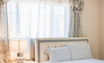 Spacious Retreat w Large Kitchen Outdoor Patio