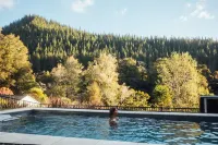 Maruia River Retreat - ที่มีสระว่ายน้ำ