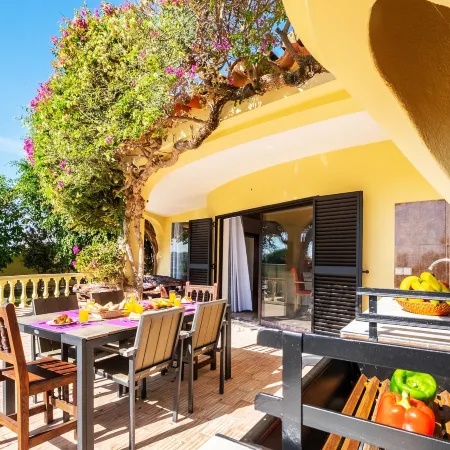 Villa Bantayan - Tranquilidade, Piscina e BBQ em Albufeira