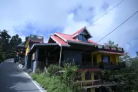 Bayaroo Stay Lamahatta Hotels near Chitrey Waterfall