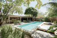 Villa Mango Jeri - Pools