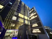 Galaxy Club & Hotel Hoteles cerca de Riyaz General Store