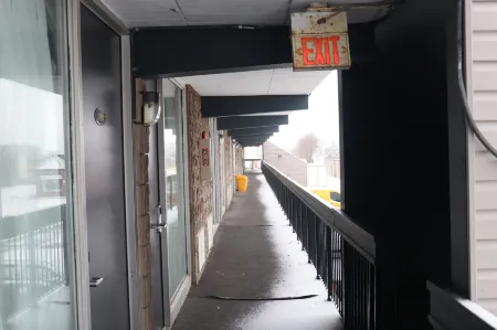 Fort York Motel Отели в г. Peel Regional Municipality