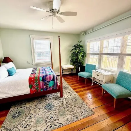 The Glen Cove Hotel & Restaurant