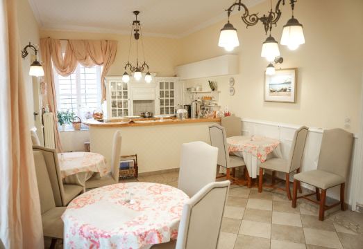 아르콘티코 엘레니 호텔