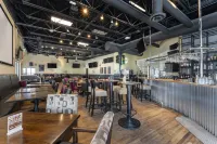 Best Western Plus Kelowna Hotel & Suites - ที่มีบาร์