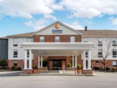 Comfort Inn & Suites Hotels in Davidson County
