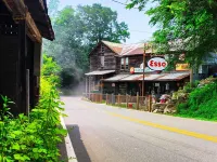 Serenity Pointe - Mountain condo close to downtown Sevierville and Pigeon Forge.