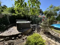 Well-Equipped Kitchenette and Modern Appliances - Charming Cozy