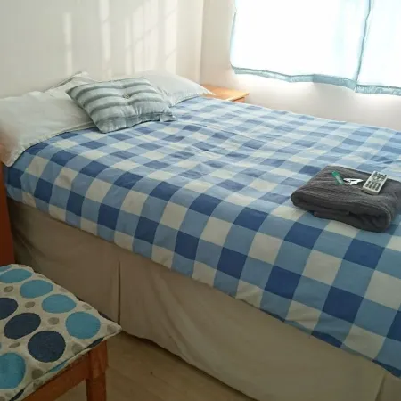 Double with Shared Bathroom Sleeps 1-2 Located 5 Minutes from Heathrow Dsbyr