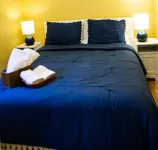 Dedicated Fire Pit and Outdoor Patio - Charming Scenic Retreat Hotel a North Frontenac