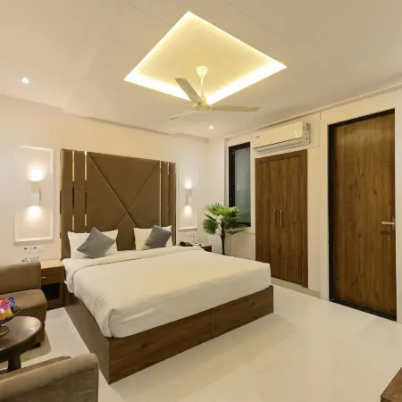 Hotel Avalon Palms Agra