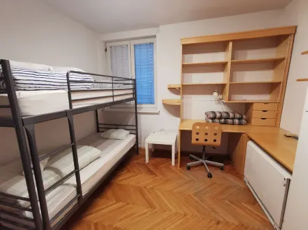 Apartment for Four with Free Parking