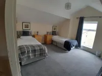Blackpool - 2-Bed Apt - Sleeps 5 - Hotels in Saint Annes on the Sea